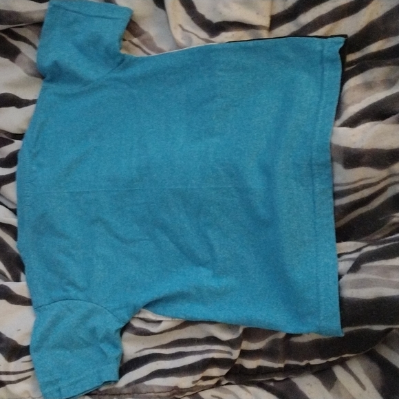 Boys 3t multi color has front pocket nice shirt gently used - Picture 4 of 5